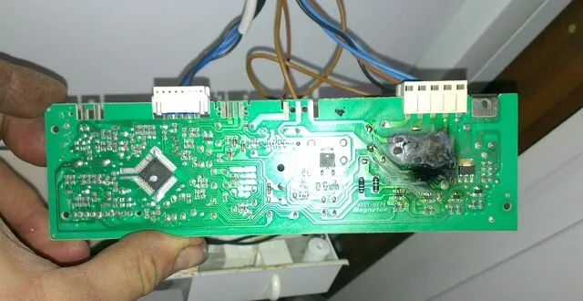 сгорело реле управления датчиком на модуле управления гладильной машины